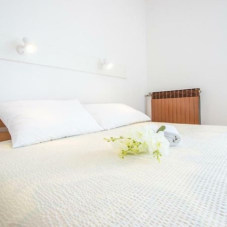 Hotel Pansion Oliva à Krnica Extérieur photo