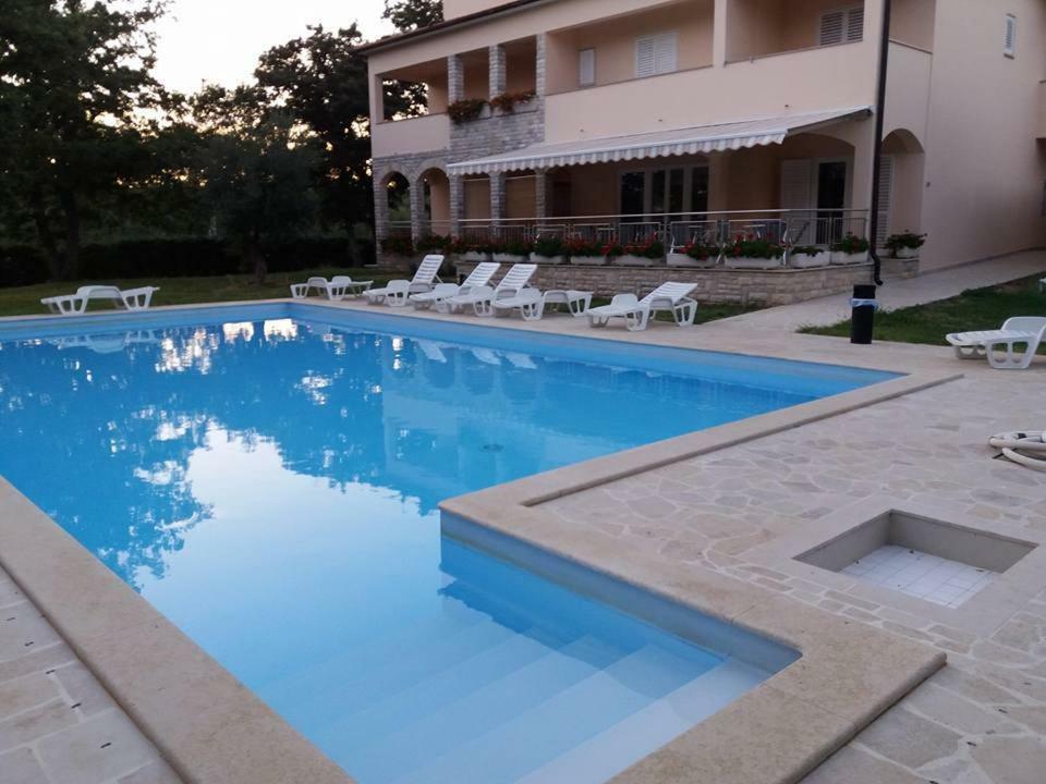 Hotel Pansion Oliva à Krnica Extérieur photo