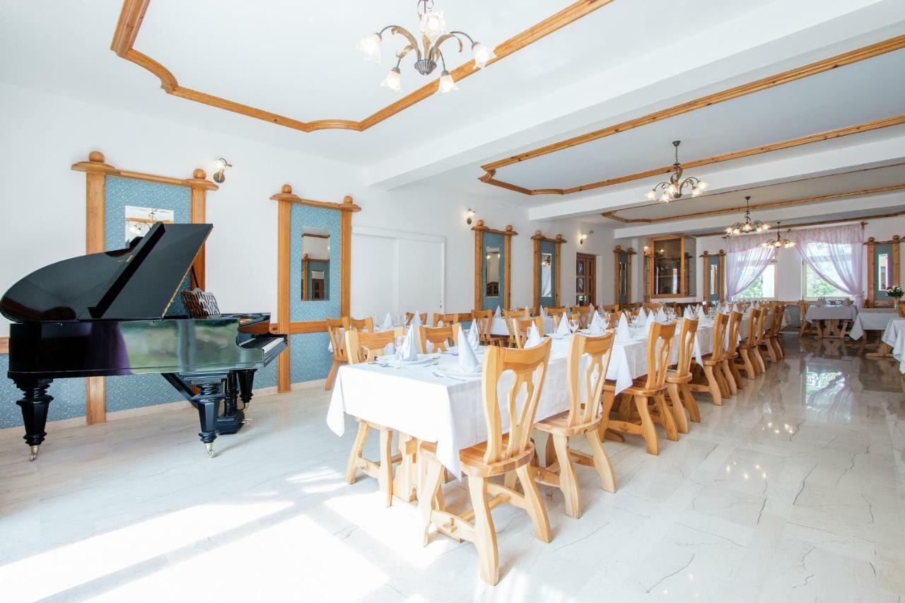 Hotel Pansion Oliva à Krnica Extérieur photo