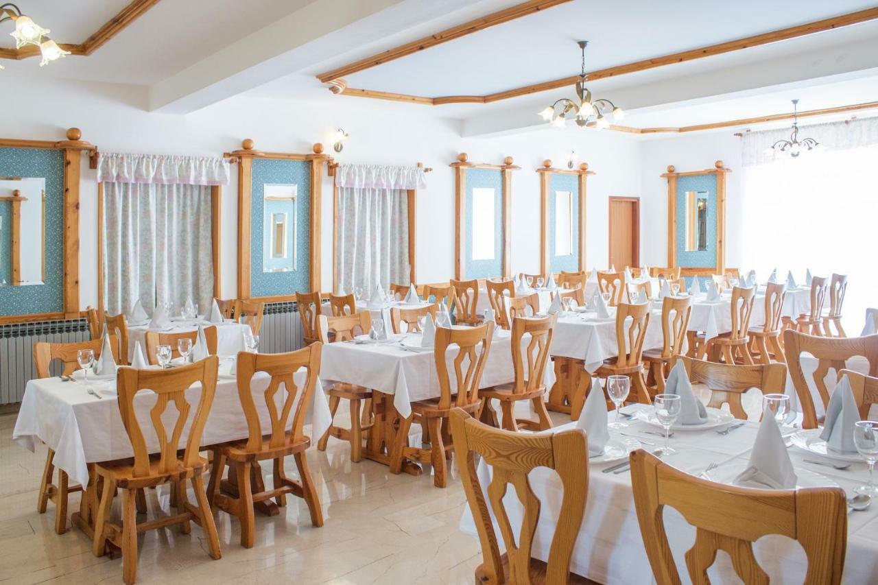 Hotel Pansion Oliva à Krnica Extérieur photo
