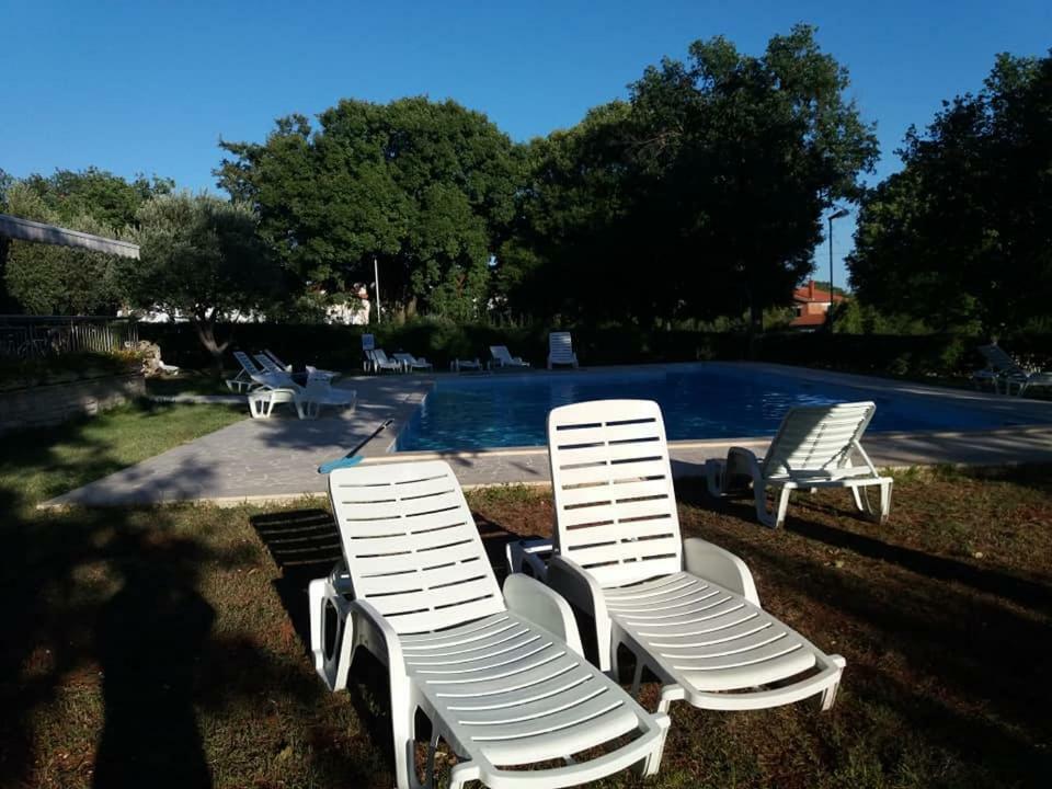Hotel Pansion Oliva à Krnica Extérieur photo